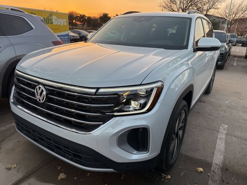 New 2026 Volkswagen Atlas SE FWD image 8