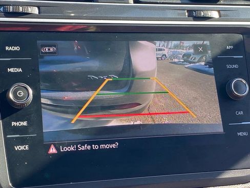 Certified 2024 Volkswagen Tiguan SE image 15