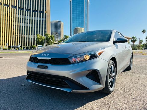 Used 2023 Kia Forte LXS FWD image 4