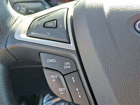 Used 2020 Ford Fusion SE image 23