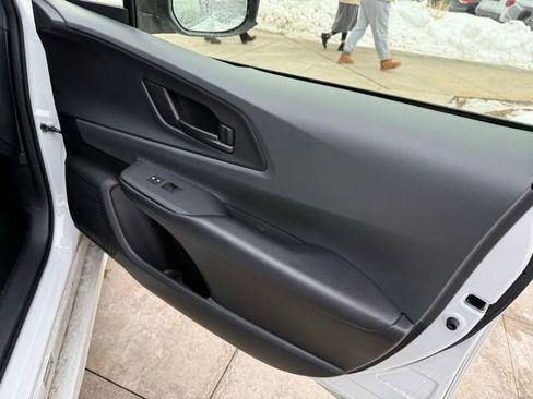 Used 2024 Toyota Prius Limited image 32