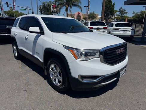 Used 2018 GMC Acadia SLE FWD image 2
