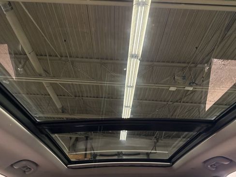 Used 2019 Chevrolet Equinox LT w/ Sun & Navigation Package image 28