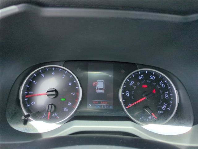 Used 2021 Toyota RAV4 XLE w/ Convenience Package FWD image 11