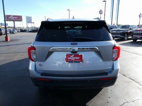 Used 2020 Ford Explorer XLT image 6
