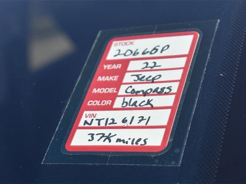 Used 2022 Jeep Compass Limited image 40