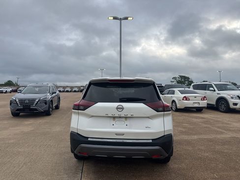 Certified 2023 Nissan Rogue SL w/ SL Premium Package image 20