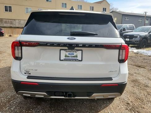 New 2026 Ford Explorer Active w/ Active Comfort Package AWD/4WD image 4