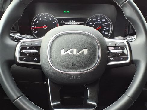 Used 2023 Kia Sorento S FWD image 16