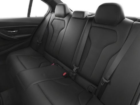 Used 2018 BMW M3 RWD image 11