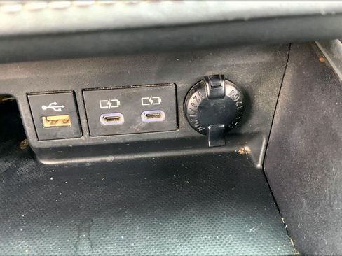 Used 2023 Toyota Highlander XLE AWD/4WD image 35