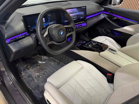 Used 2024 BMW i5 eDrive40i RWD image 5
