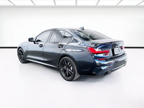 Used 2022 BMW 330e w/ M Sport Package RWD image 6
