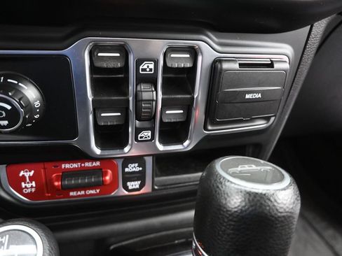 Used 2022 Jeep Gladiator Rubicon w/ LED Lighting Group AWD/4WD image 30