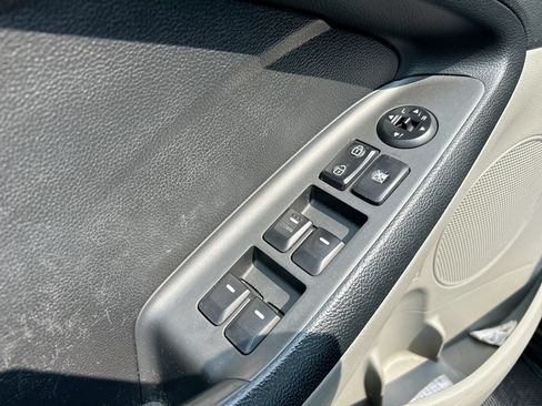 Used 2016 Kia Forte LX FWD image 21