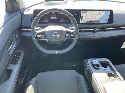 New 2025 Nissan Ariya EVOLVE+ image 18