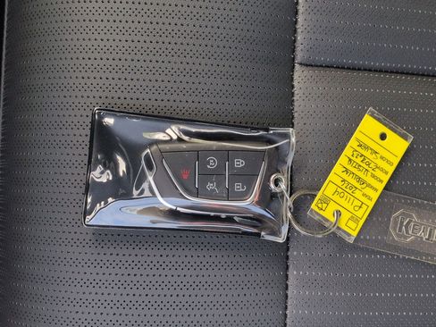 Used 2026 Cadillac Vistiq Sport image 37