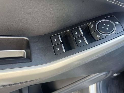 Used 2022 Ford Explorer XLT w/ Equipment Group 202A AWD/4WD image 19