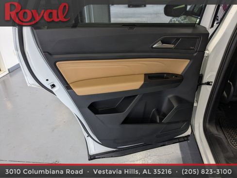 Used 2021 Volkswagen Atlas Cross Sport SEL Premium AWD/4WD image 11