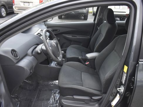 Used 2010 Toyota Yaris Sedan image 10