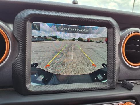 Used 2022 Jeep Gladiator Mojave w/ LED Lighting Group AWD/4WD image 36