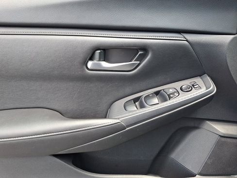 Used 2023 Nissan Sentra SV FWD image 12