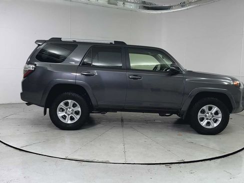 Used 2019 Toyota 4Runner SR5 Premium image 9