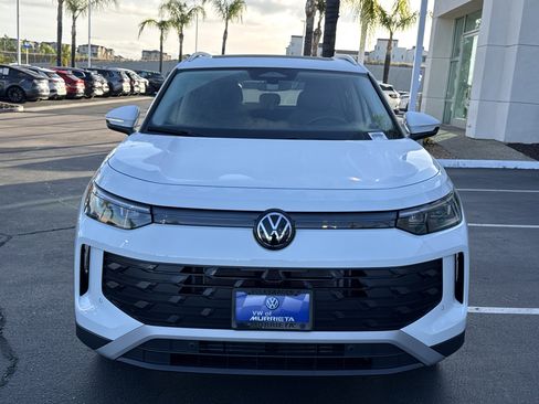 New 2026 Volkswagen Tiguan SE FWD image 3