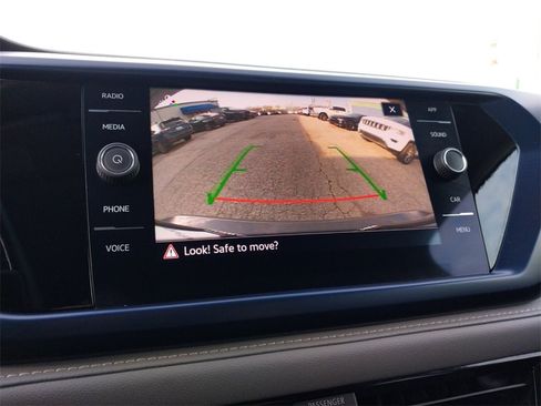 Used 2024 Volkswagen Taos SE w/ Black Wheel Package image 16