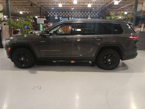 Used 2022 Jeep Grand Cherokee L Limited AWD/4WD image 17