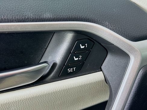 Used 2023 Toyota RAV4 XLE Premium image 21