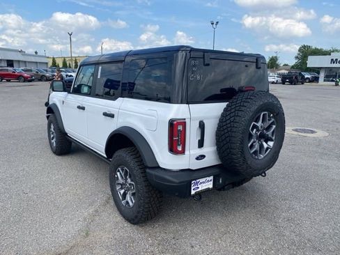 New 2025 Ford Bronco Badlands image 4