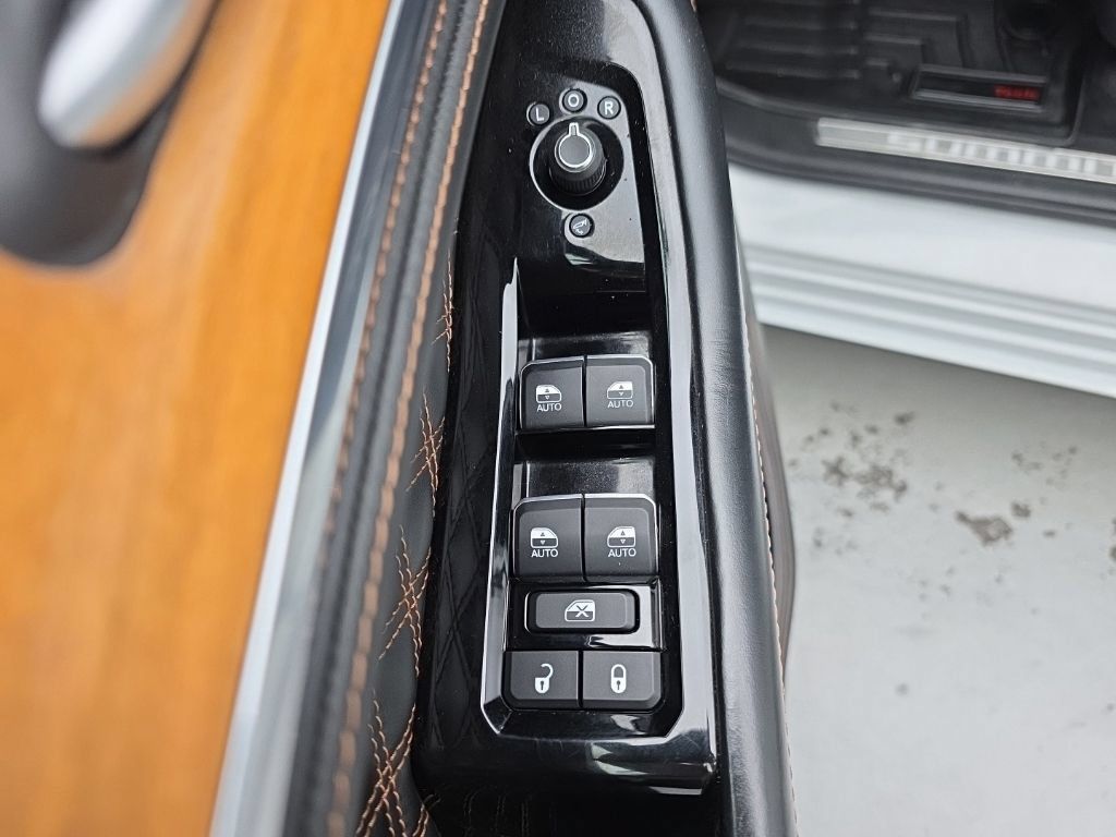 Used 2024 Jeep Grand Cherokee L Summit AWD/4WD image 21