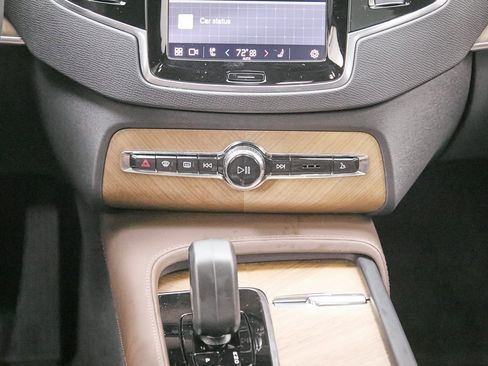 Certified 2024 Volvo XC90 T8 Plus image 31