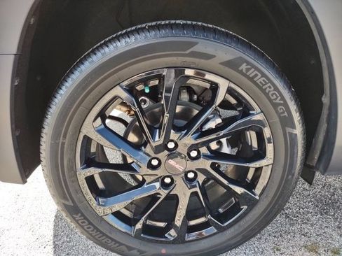 Used 2024 GMC Terrain SLT w/ Elevation Edition FWD image 29