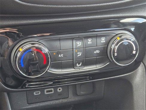 Used 2020 Buick Encore GX Preferred image 18