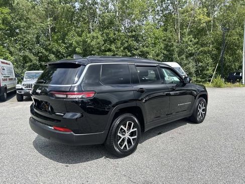Used 2024 Jeep Grand Cherokee L Limited AWD/4WD image 3