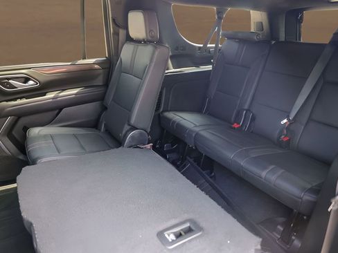 Used 2022 Chevrolet Suburban RST w/ Luxury Package RWD image 26
