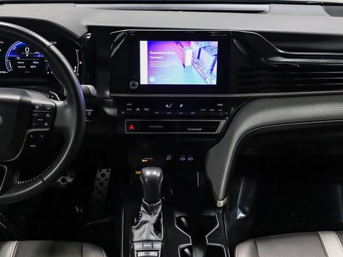 Certified 2025 Toyota Camry SE FWD image 15