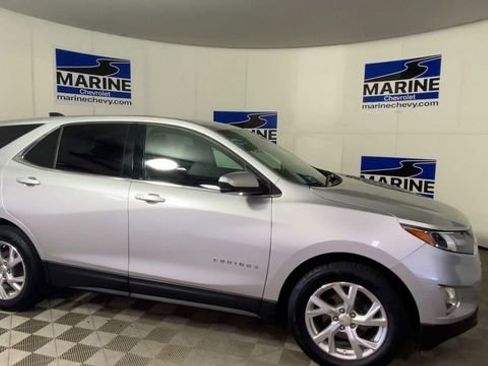 Used 2020 Chevrolet Equinox LT image 3