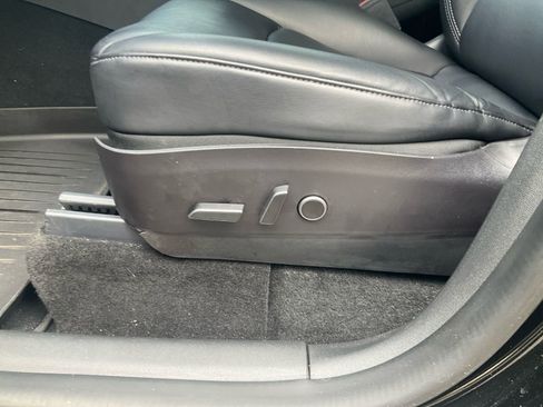 Used 2022 Tesla Model Y Performance AWD/4WD image 31