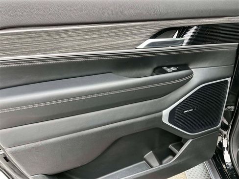 Used 2022 Jeep Wagoneer Series III w/ Flexible Seating Group image 15