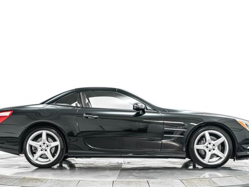 Used 2016 Mercedes-Benz SL 550 image 18