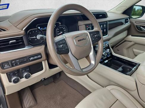 Used 2021 GMC Yukon Denali w/ LPO, Illumination Package AWD/4WD image 7