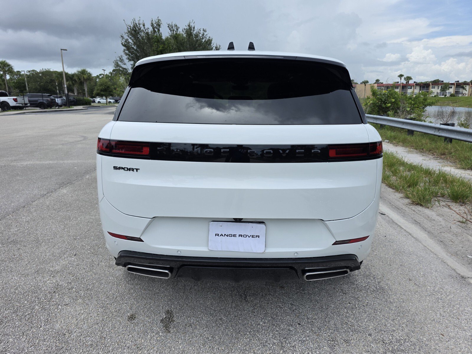 New 2026 Land Rover Range Rover Sport Dynamic SE AWD/4WD image 6