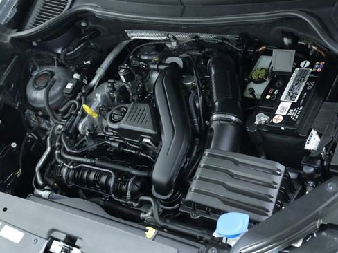 Used 2022 Volkswagen Taos SE image 9