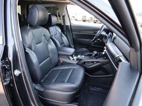 Used 2025 Kia Telluride S FWD image 31