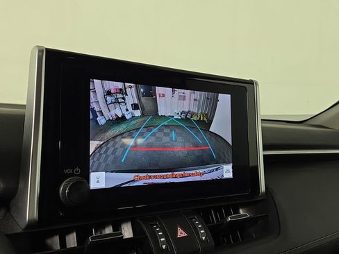 Used 2023 Toyota RAV4 XLE Premium image 18