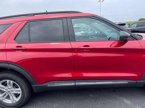 Used 2022 Ford Explorer XLT AWD/4WD image 28