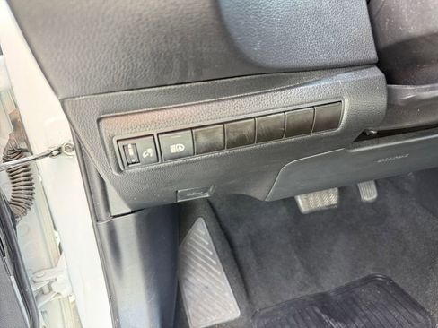 Used 2024 Toyota Corolla LE FWD image 27
